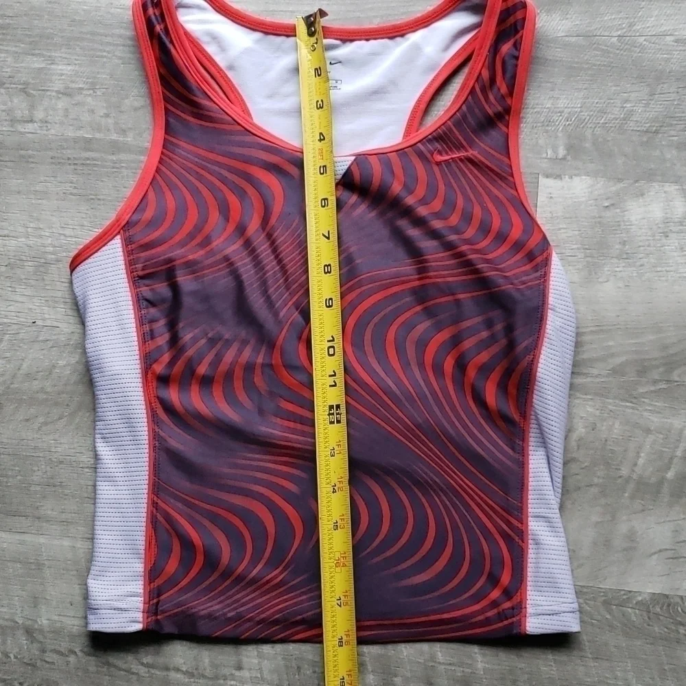 𝅺NWT Nike Women Dri-Fit Workout Top Black Red M